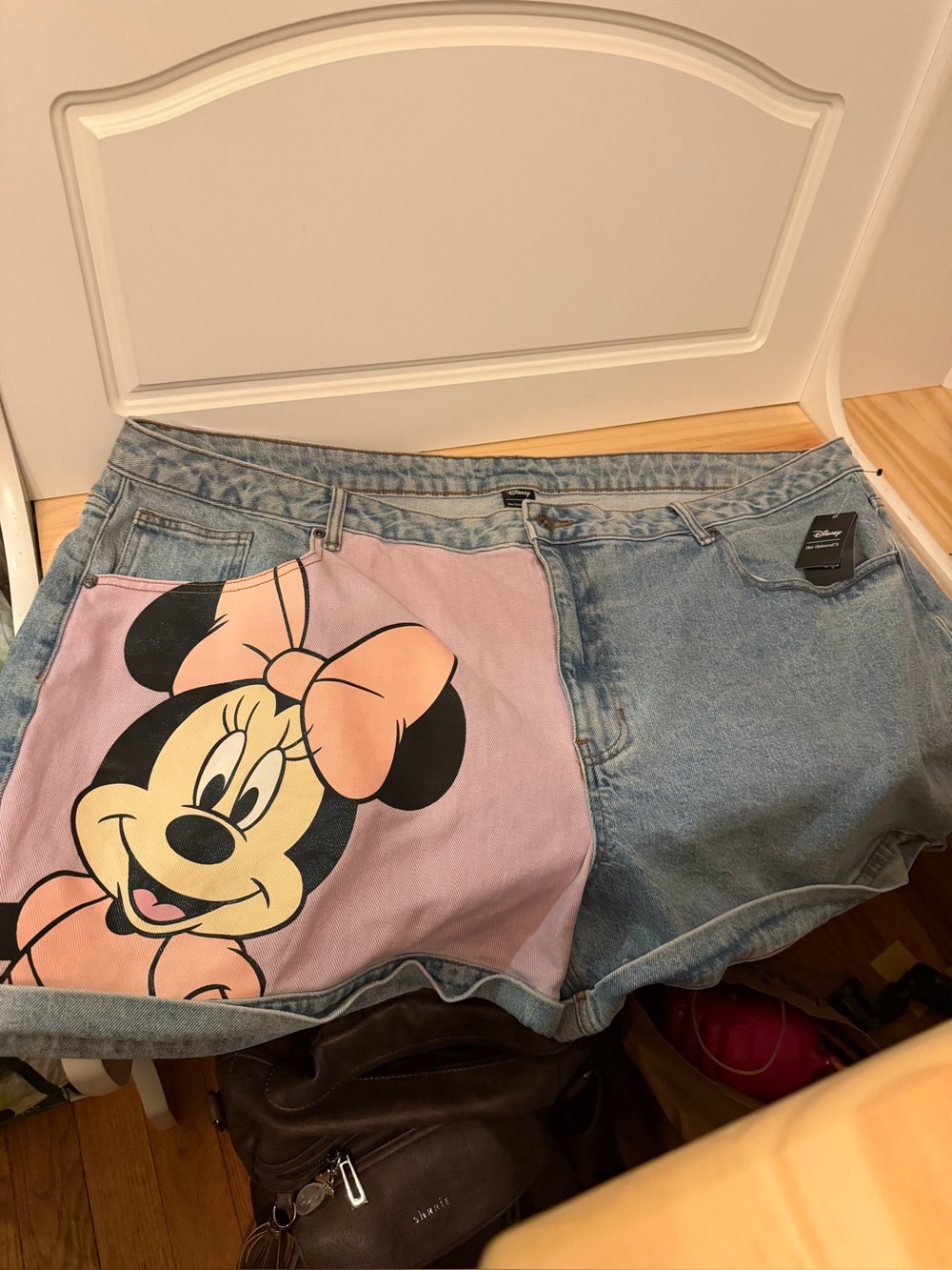 Her Universe Disney Minnie Mouse Y2K Mom Shorts Plus Size 28 NWT